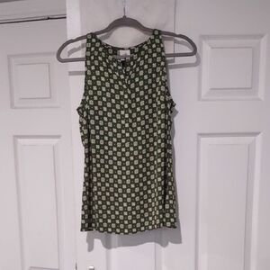 cabi 3985 Snap Top green floral blouse . XS snap front buttons EUC